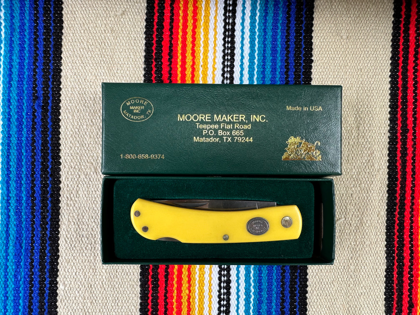 Moore Maker Knife #3102LB Locking Sodbuster in Yellow